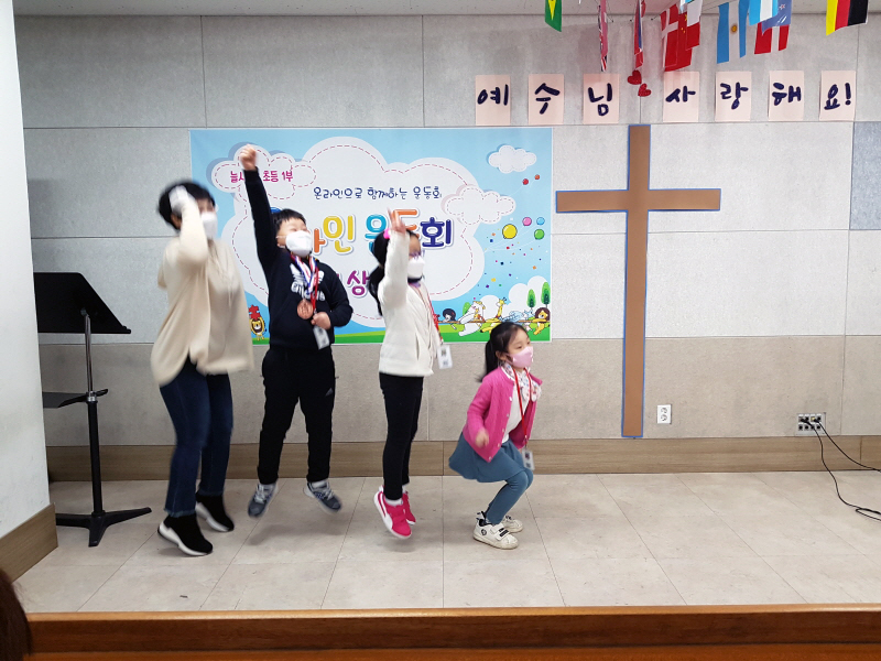 800시상식 후 목장별 포토 타임.jpg