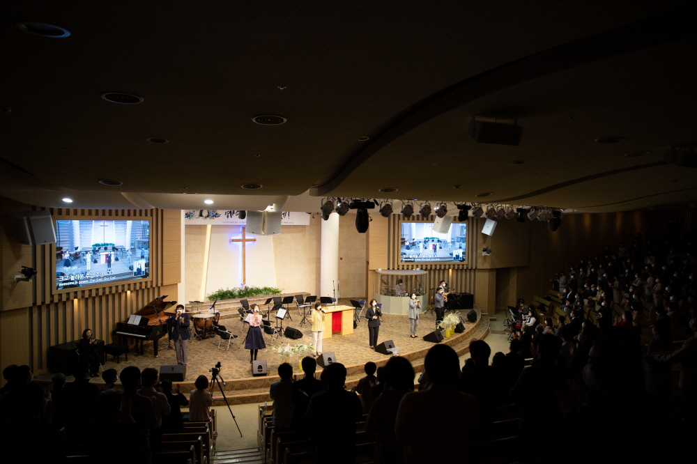 1000210404-부활절예배 (3부)-69.jpg