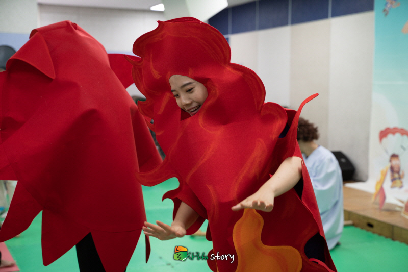 2. 연극 (1).jpg